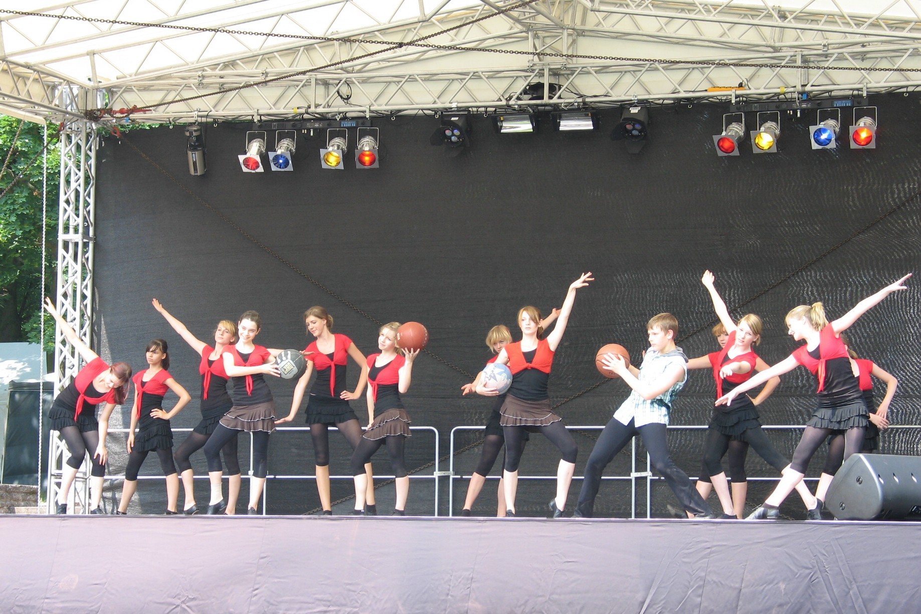 1. Brandenburger Tanzfest in Neuenhagen: 19.04.07.now or never KJTN